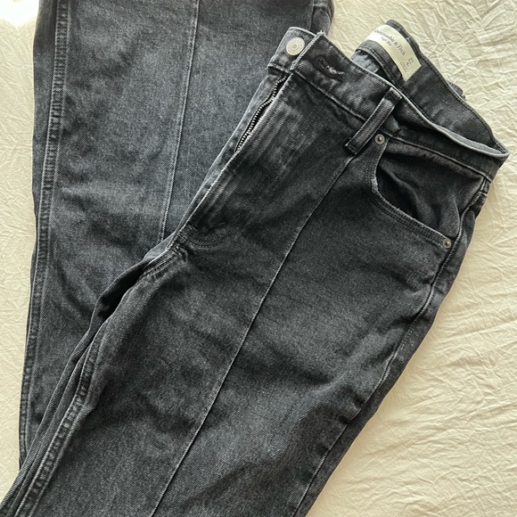 Abercrombie High Rise Vintage Flare Jean - Picture 4 of 4